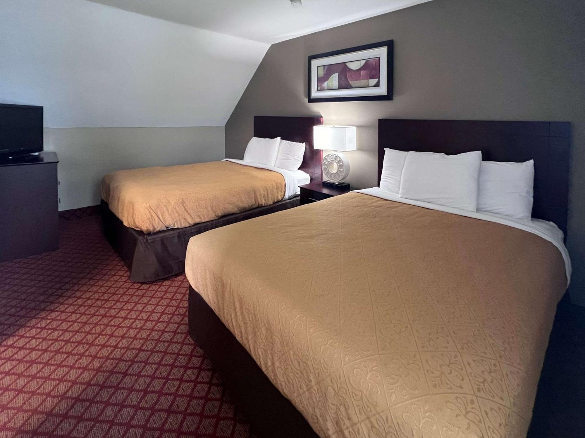 Rodeway & Hotel