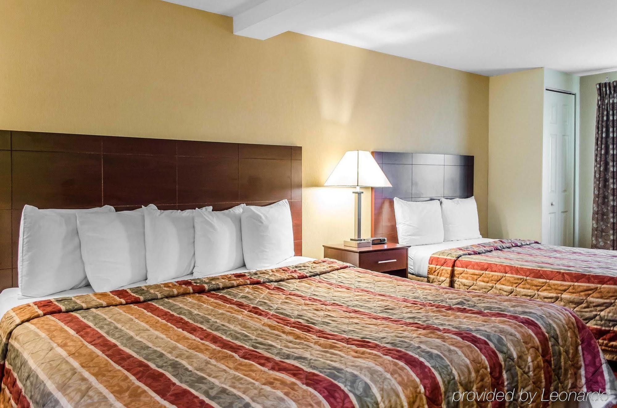 Rodeway & Hotel