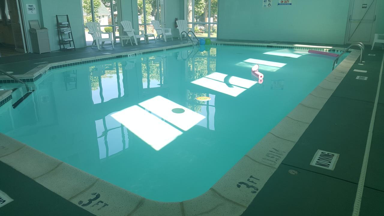 Rodeway & Hotel 3*